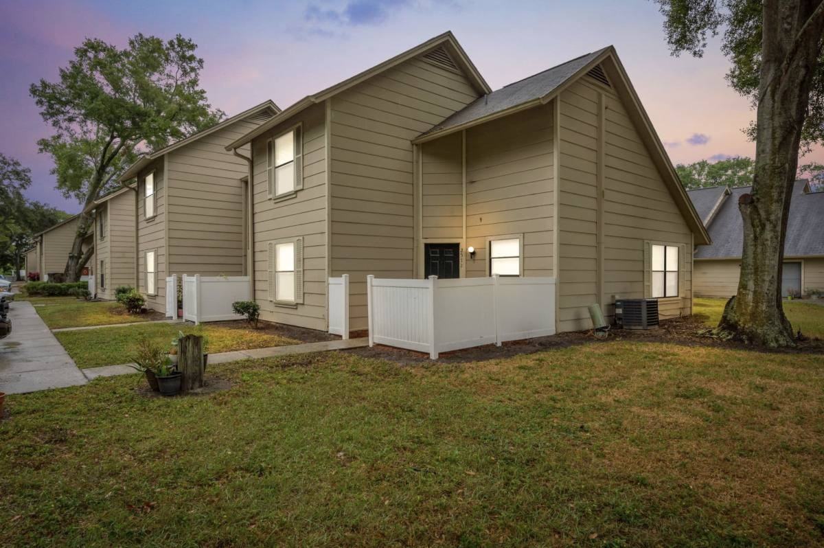 2570 Monica Ct - Photo 2 of 11