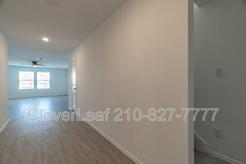 5444 Calton Bnd - Photo 7 of 35