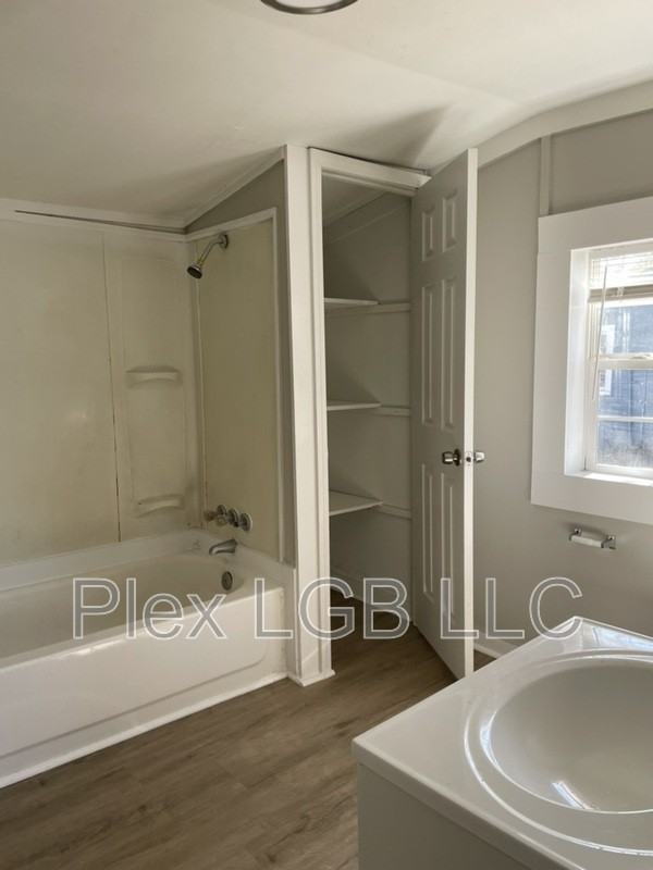 1203 Troup St - Photo 3 of 3