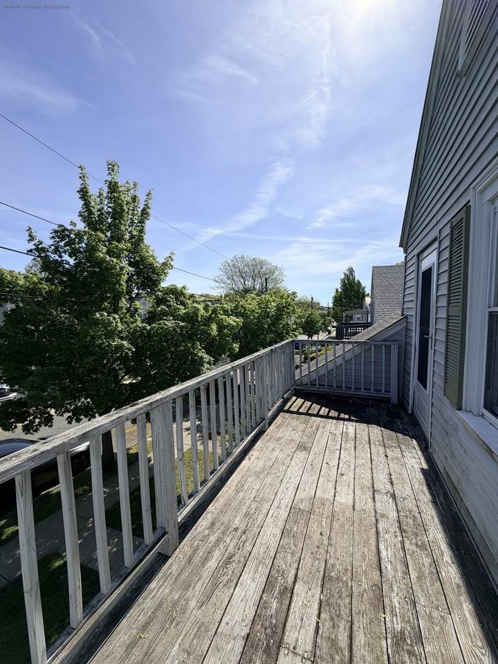 Lawn Ave #15 - Photo 2 of 15