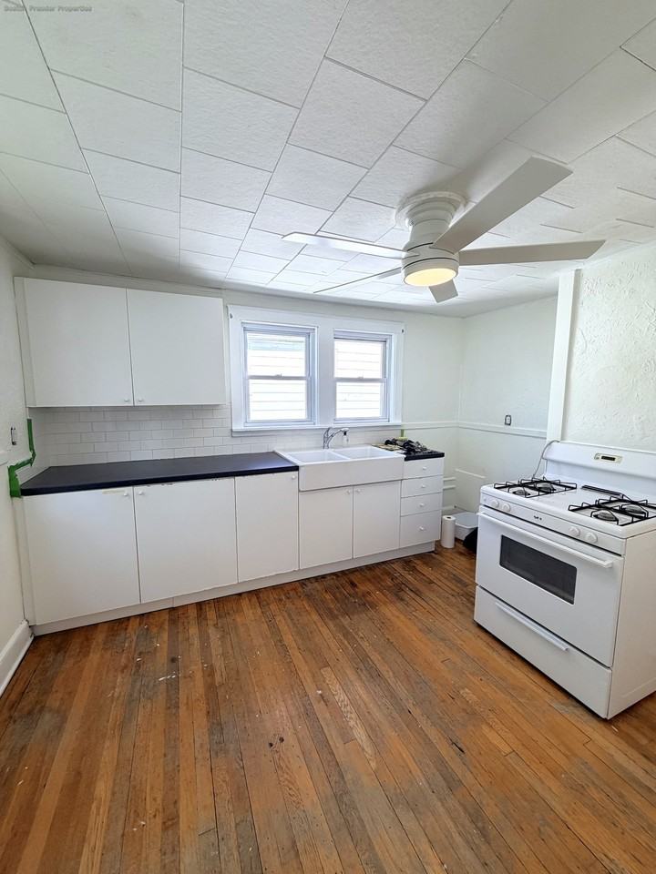 Lawn Ave #15 - Photo 5 of 15