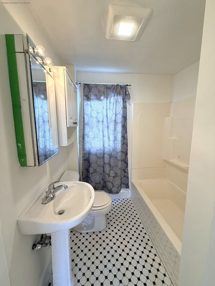 Lawn Ave #15 - Photo 6 of 15