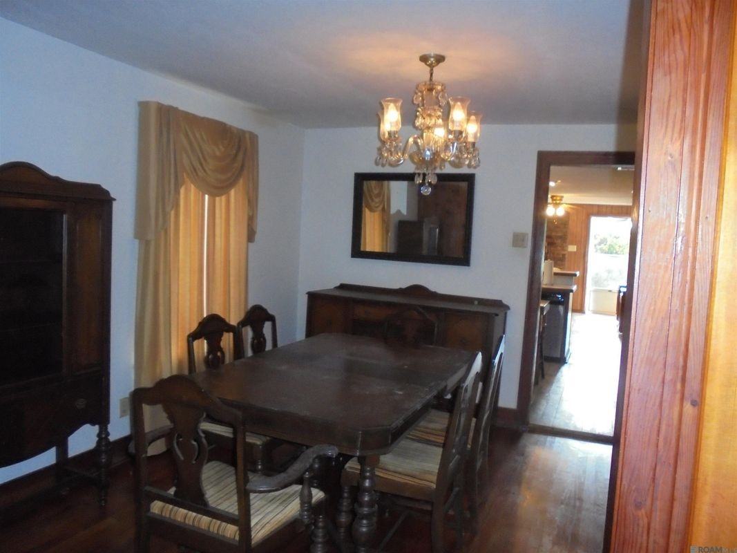 2411 Valley St - Photo 4 of 14