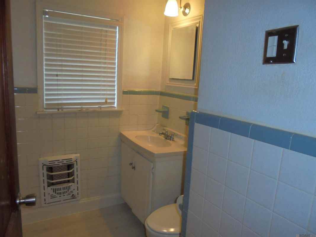 2411 Valley St - Photo 6 of 14