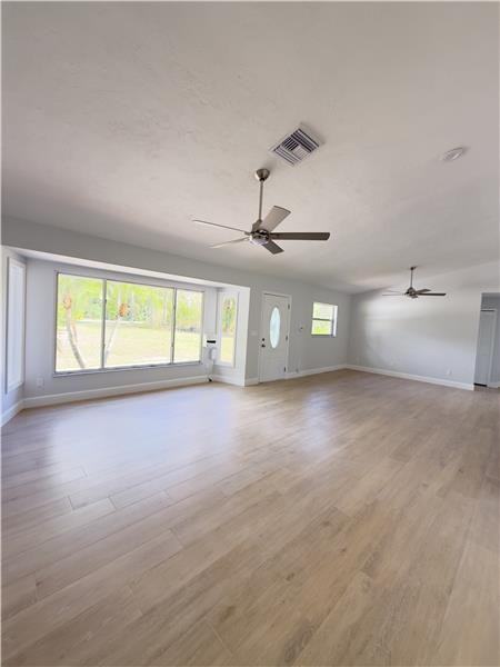 25356 Pinson Dr - Photo 3 of 10