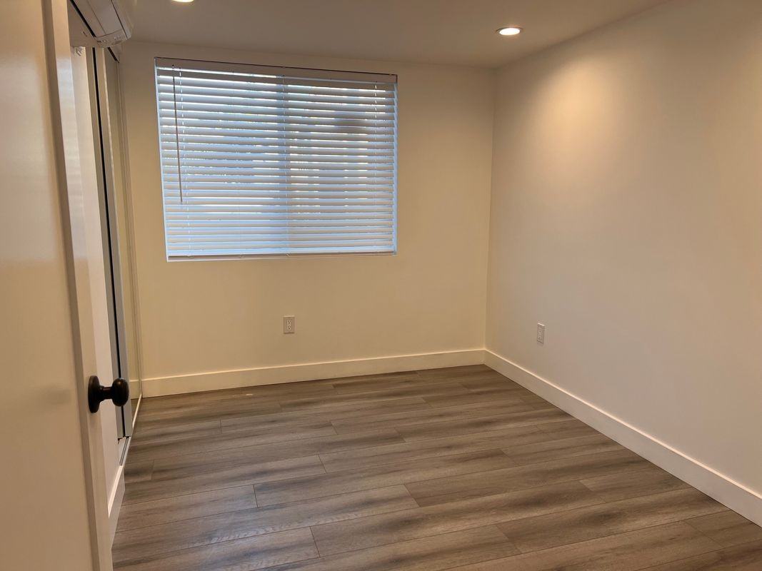 712 N Guadalupe Ave ##8 - Photo 4 of 7