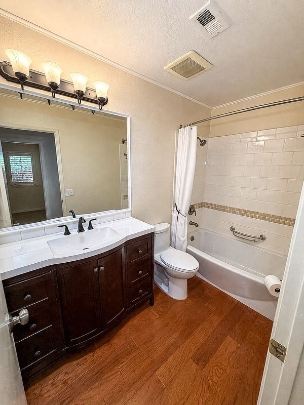 1732 Sea Pines Rd - Photo 6 of 11