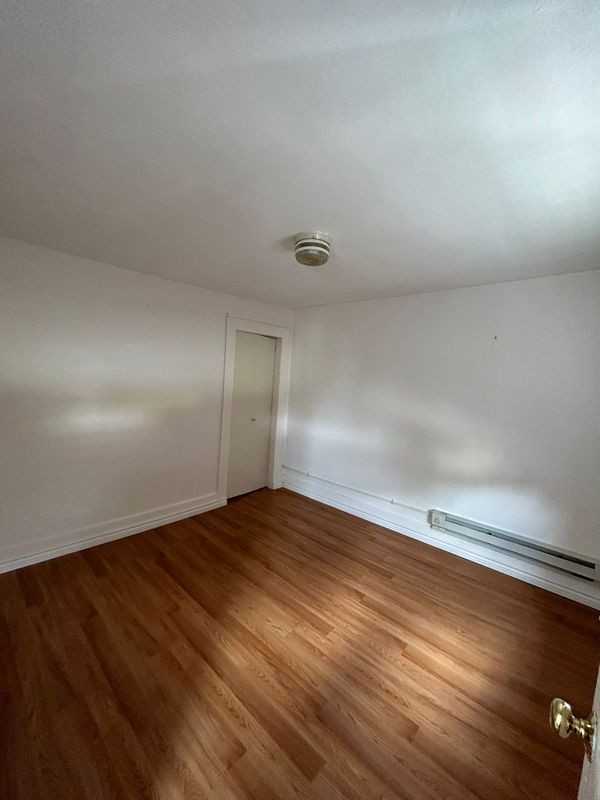 1412 Washburn St - Photo 4 of 10