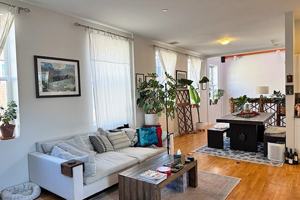 featured image of 10 Barton Sq #1