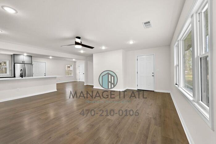 2762 Candler Rd - Photo 4 of 27