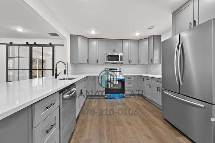 2762 Candler Rd - Photo 7 of 27