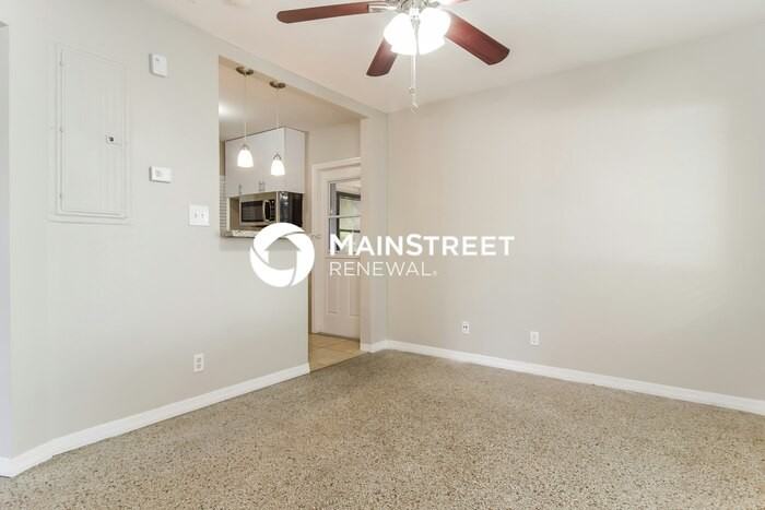1407 N 57th Ave - Photo 4 of 16