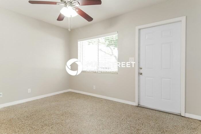 1407 N 57th Ave - Photo 5 of 16