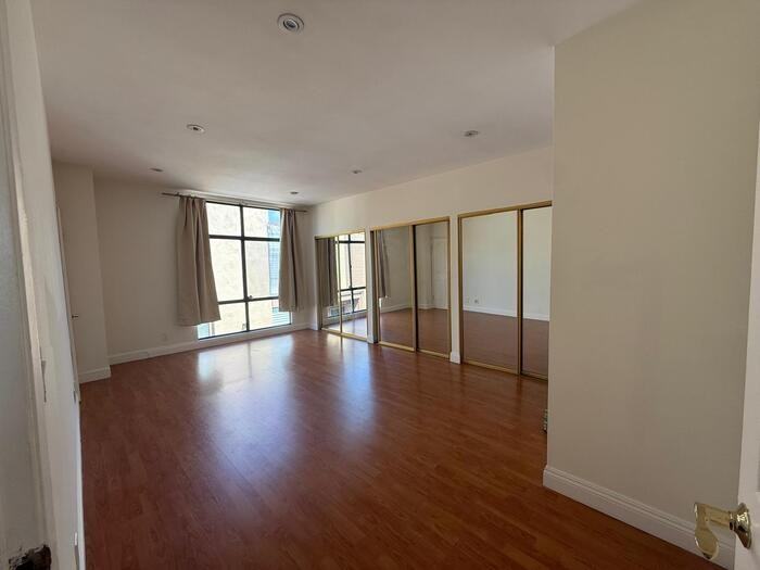 14912 Dickens St #13 - Photo 7 of 18