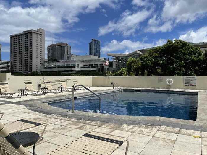 1717 Ala Wai Blvd - Photo 2 of 5