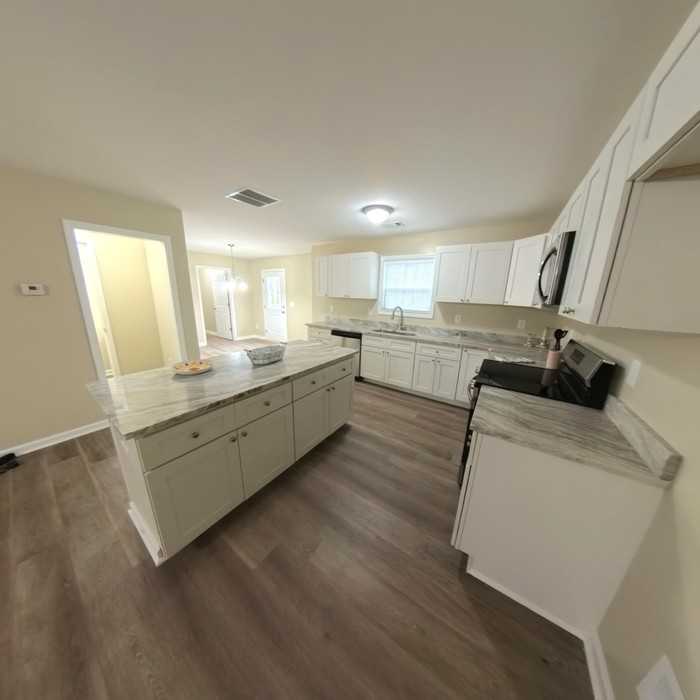 182 N Burson Ave - Photo 3 of 20