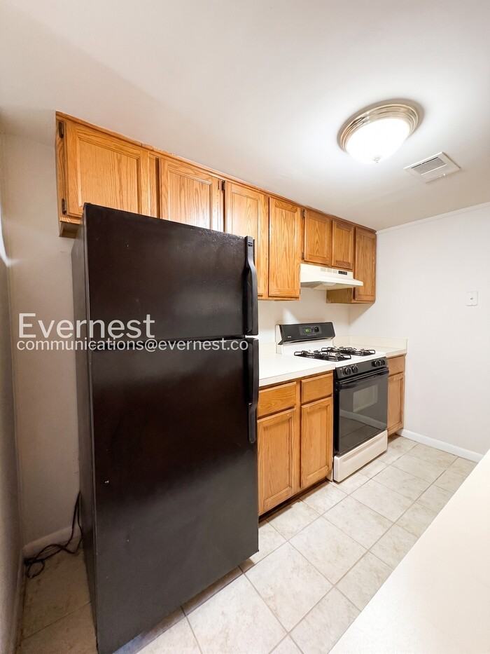 14806 Bryan Ct - Photo 3 of 28