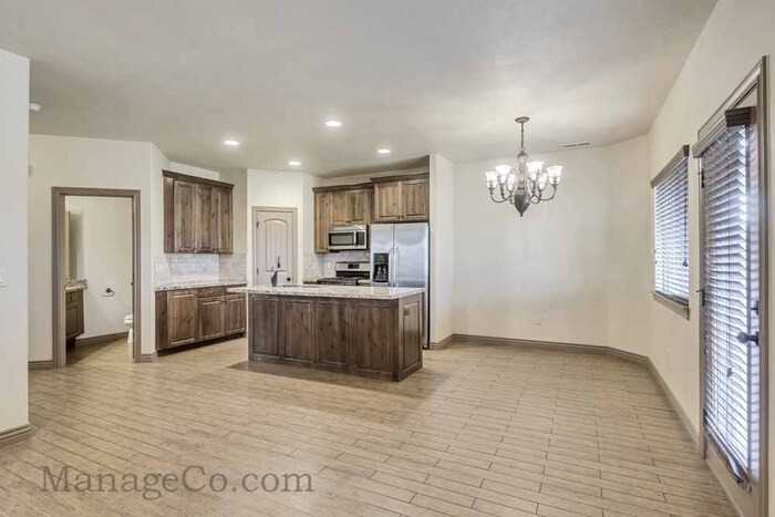 778 S 1840 W - Photo 4 of 17