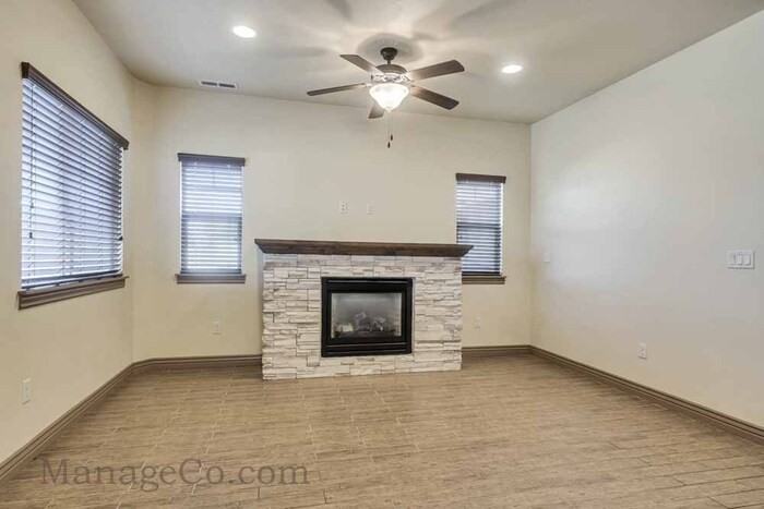 778 S 1840 W - Photo 6 of 17