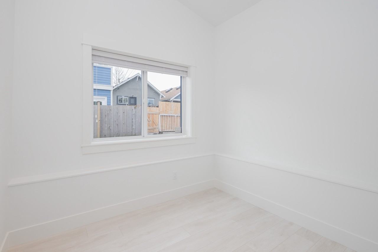 3174 Turner St - Photo 4 of 7