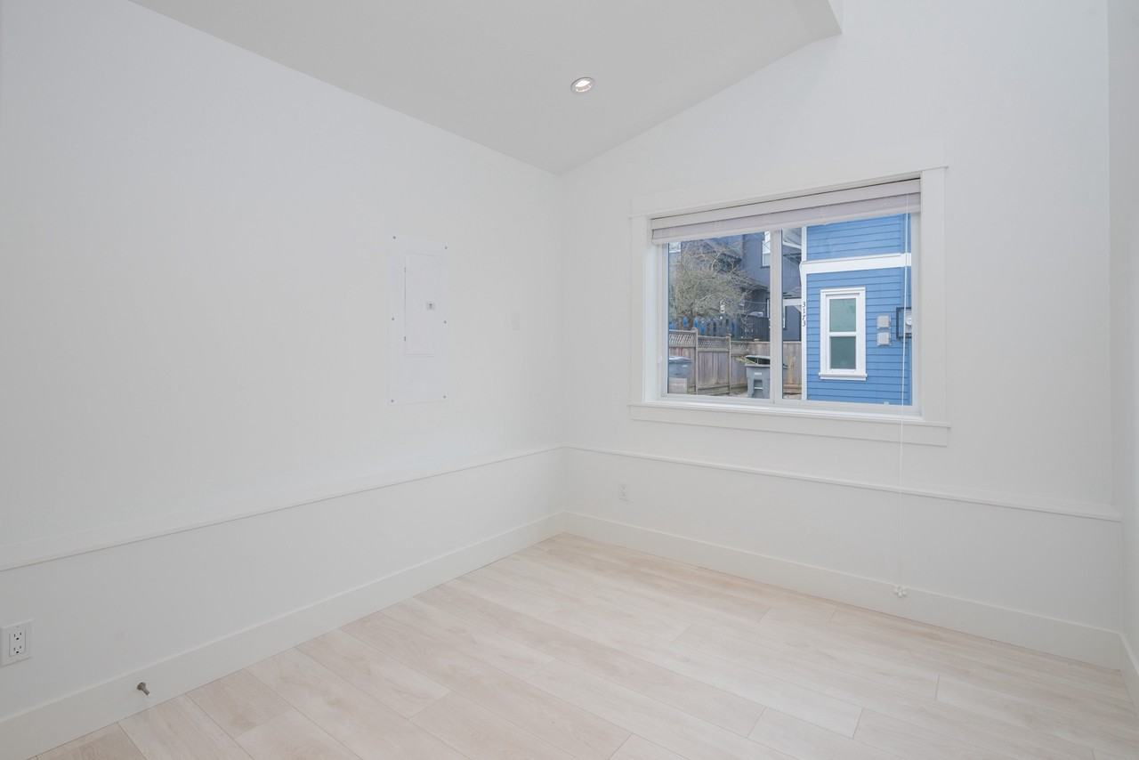 3174 Turner St - Photo 5 of 7