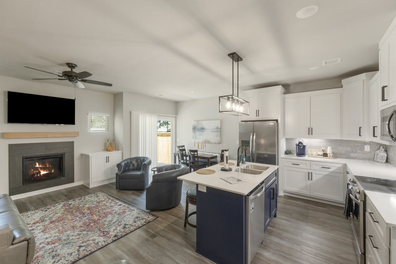 511 W Fort Worth St #511 - Photo 4 of 21