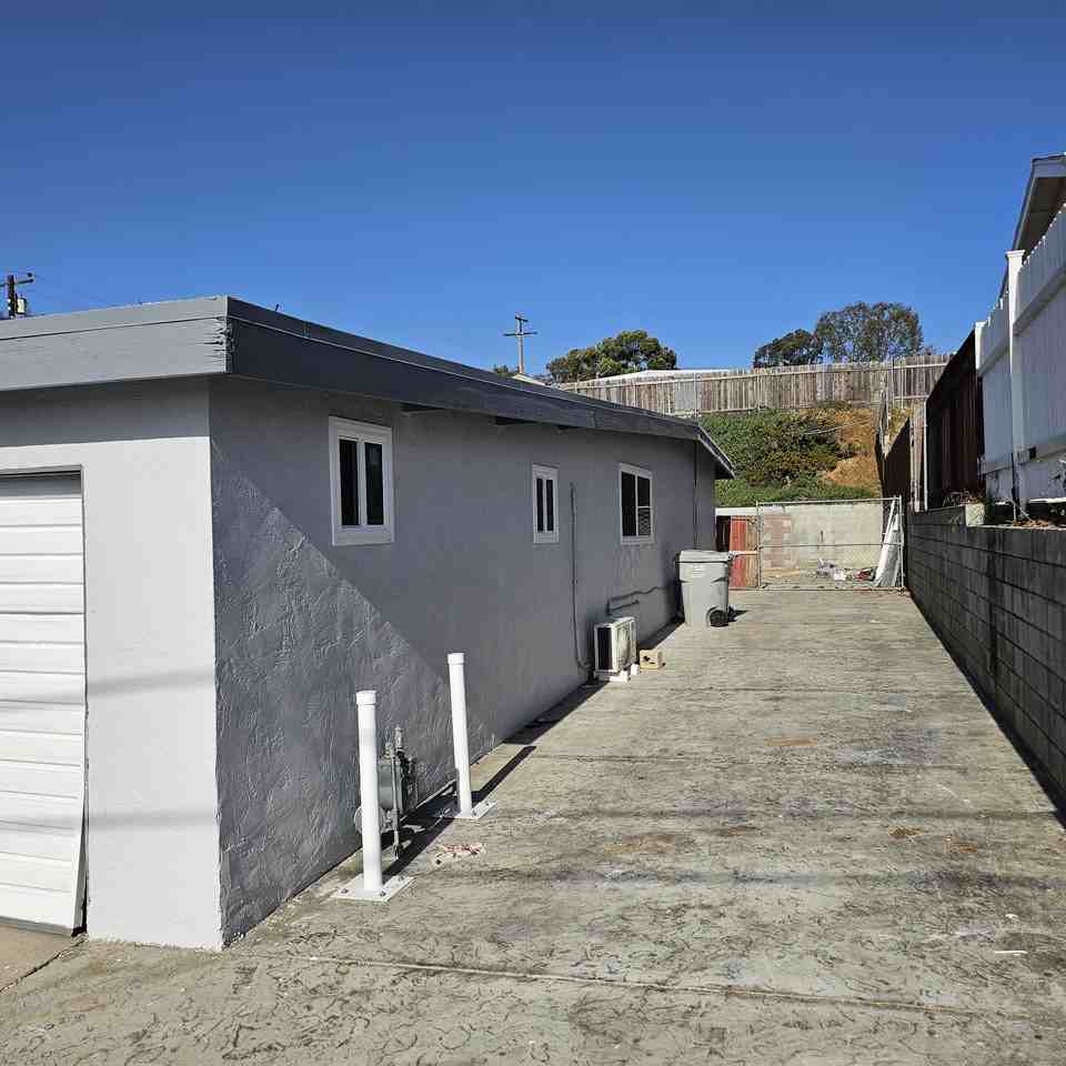607 Goetschl St #NA - Photo 2 of 18
