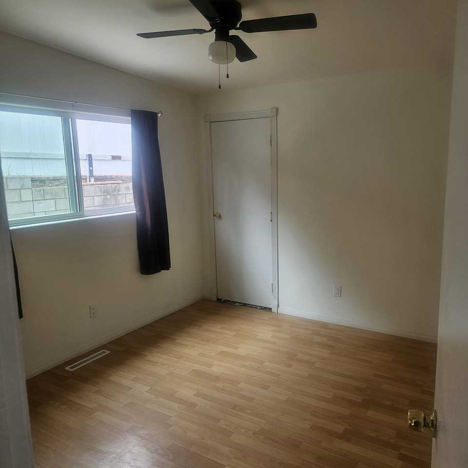 607 Goetschl St #NA - Photo 7 of 18