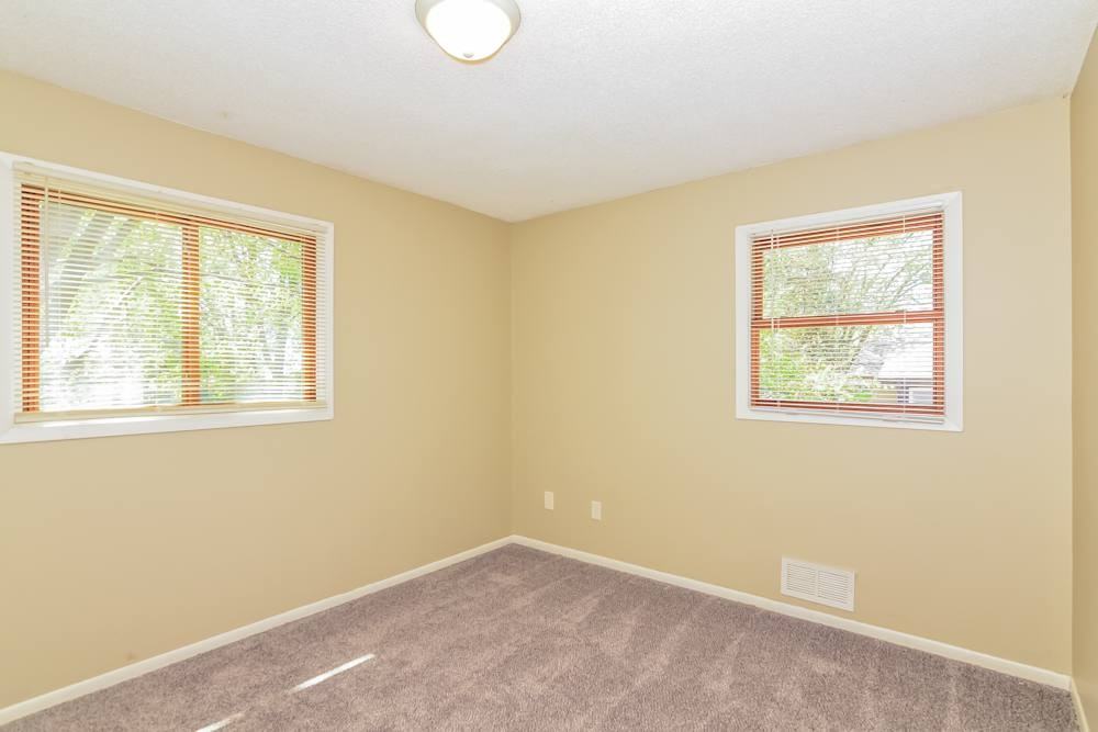 970 44 1/2 Ave Ne #NA - Photo 7 of 11