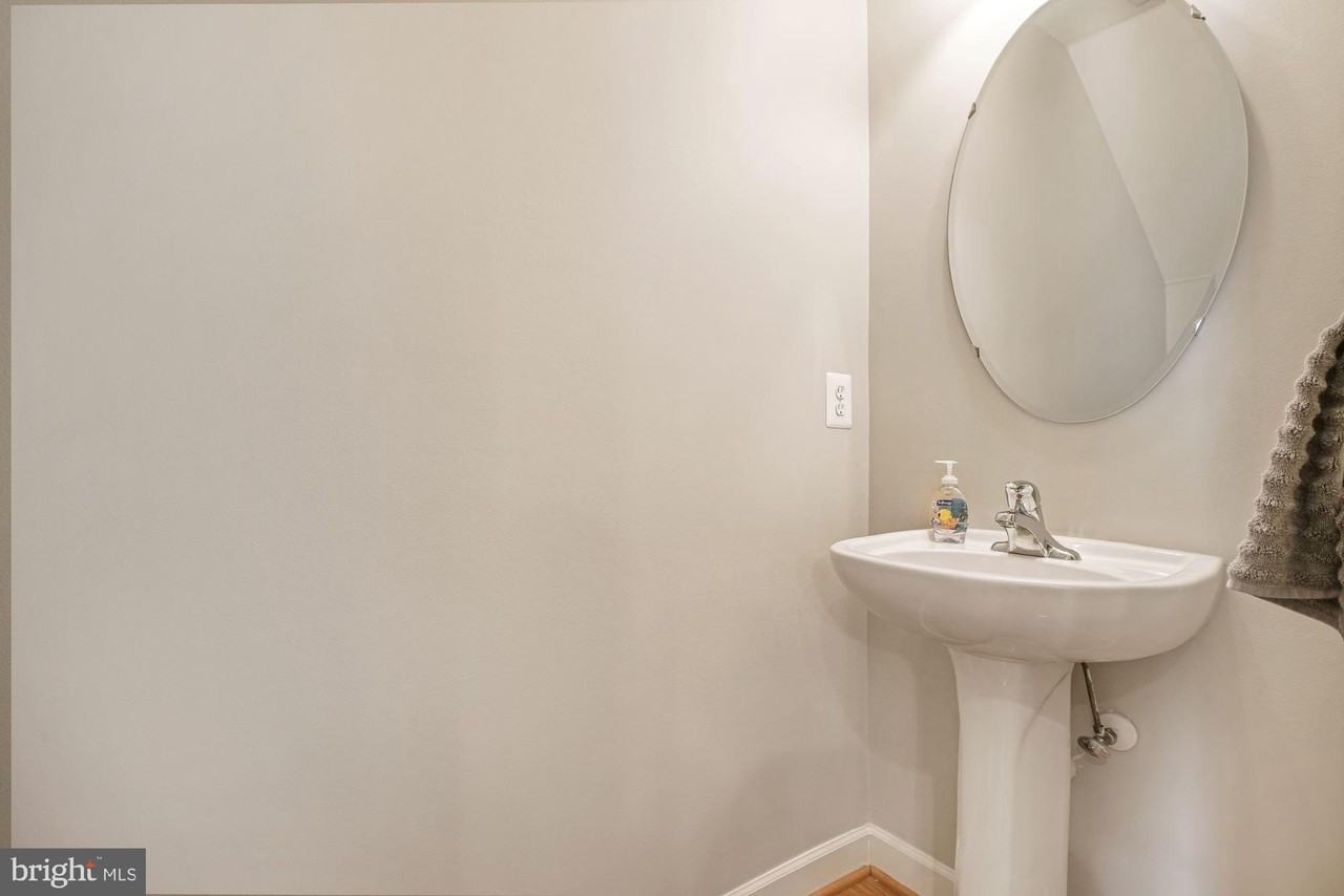 2580 Eastbourne Dr #0 - Photo 4 of 45