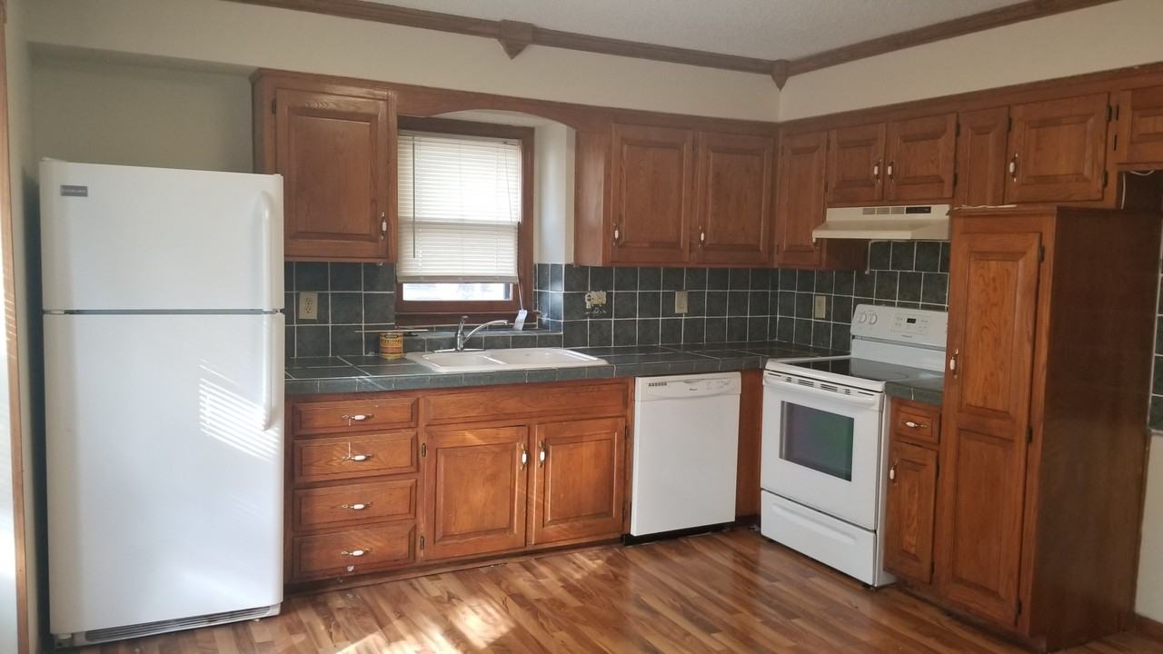 1415 E 124th St #1415 - Photo 2 of 15