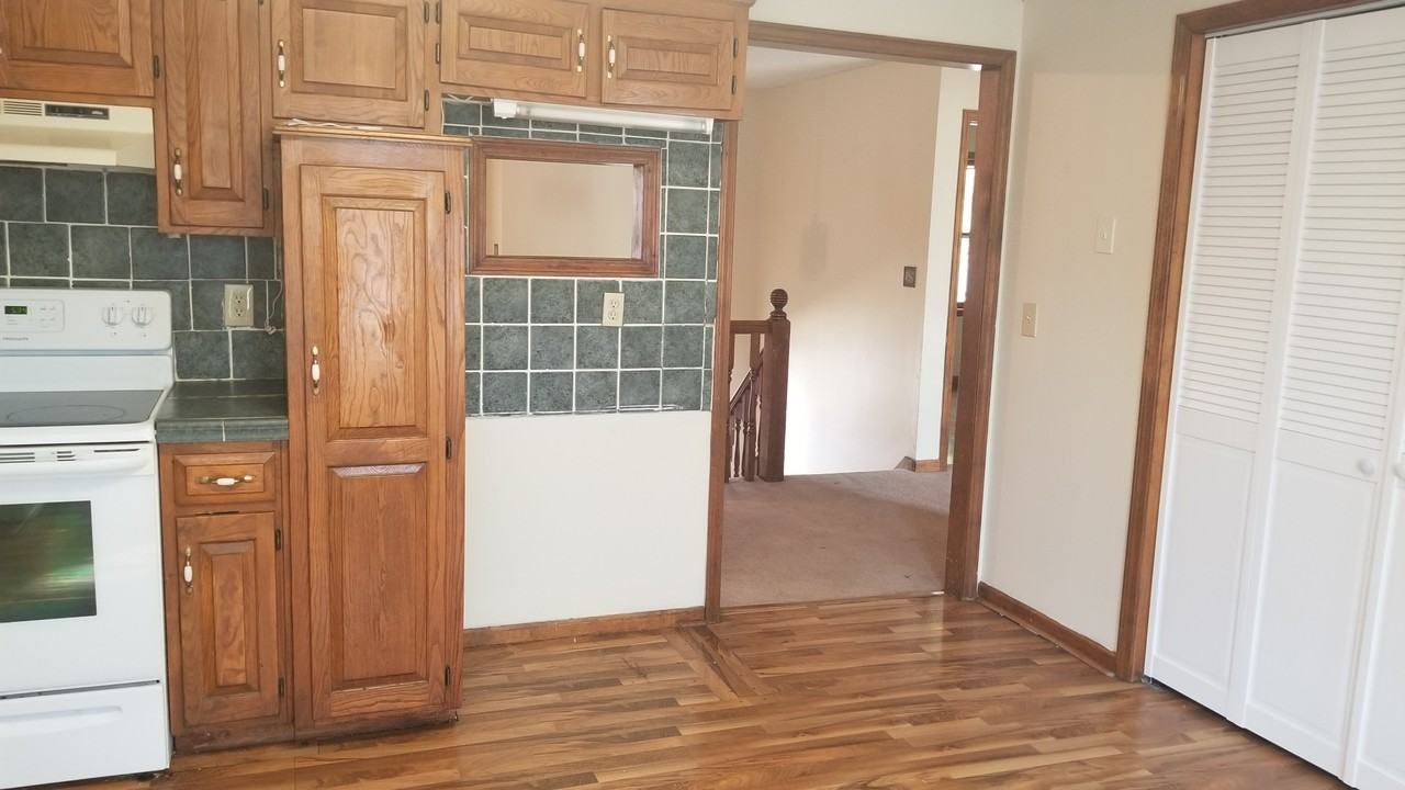 1415 E 124th St #1415 - Photo 4 of 15