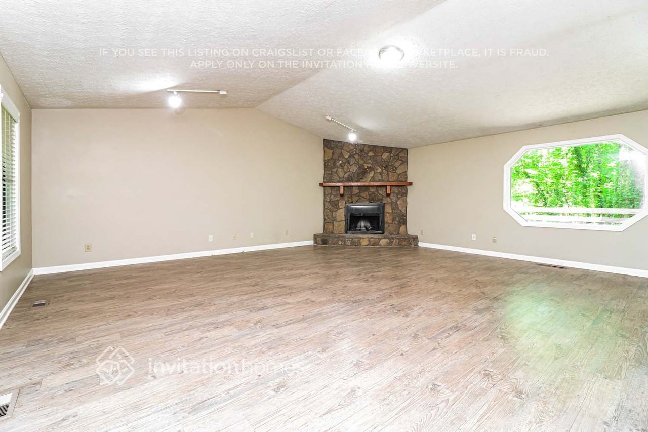 3427 Hill Ln - Photo 6 of 19