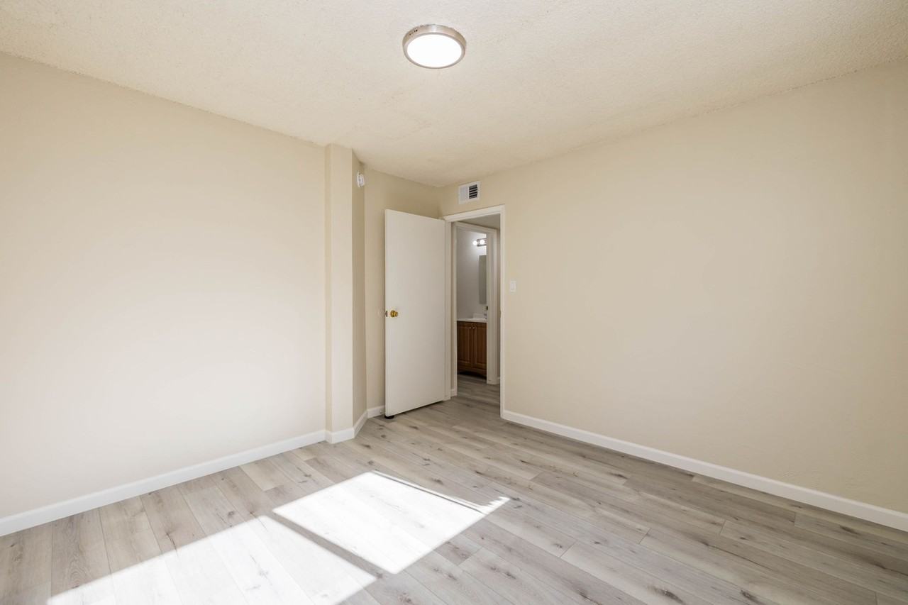 276 Adams - Photo 6 of 31