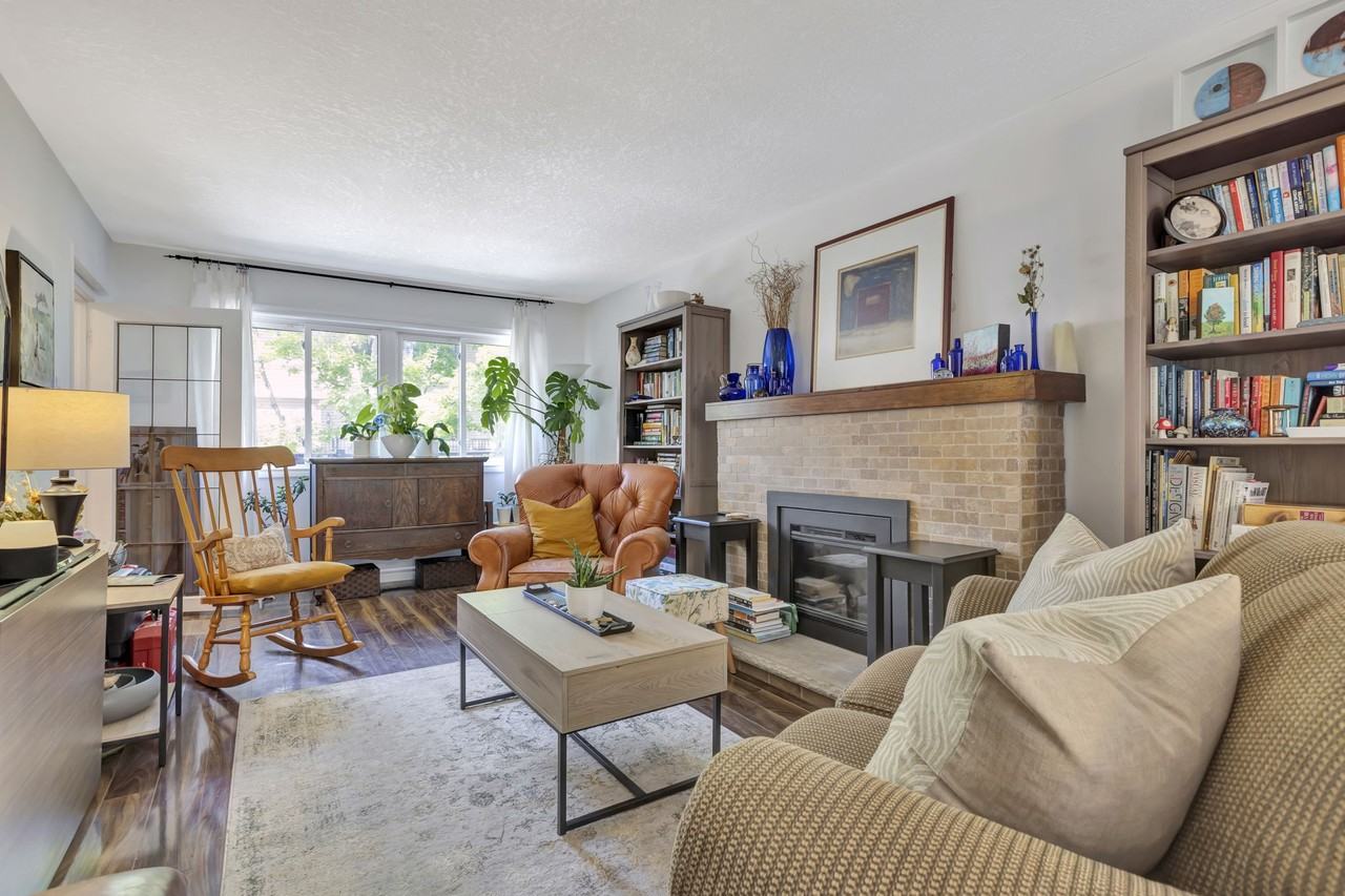 295 Water Street - Photo 4 of 35