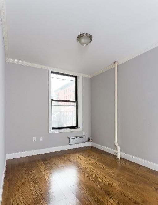 396 E 10th St #5 - Photo 3 of 7