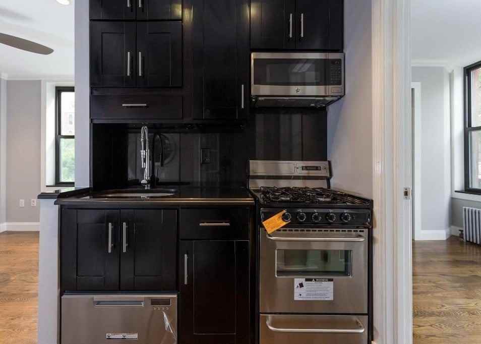396 E 10th St #5 - Photo 5 of 7
