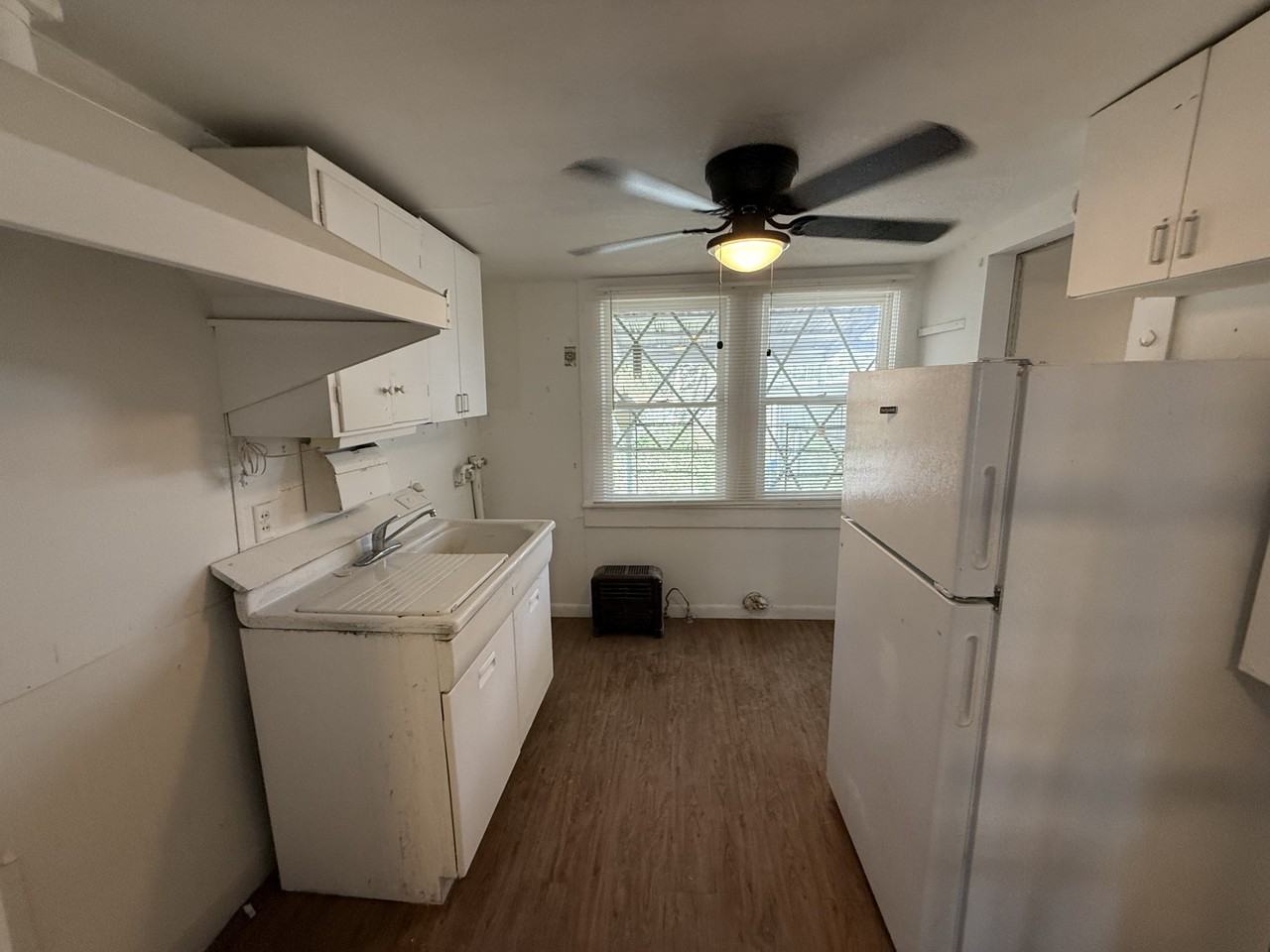 2419 Morales St #A - Photo 3 of 13