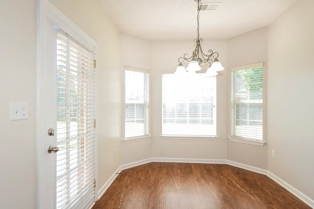1384 Carlton Ridge Dr - Photo 7 of 16