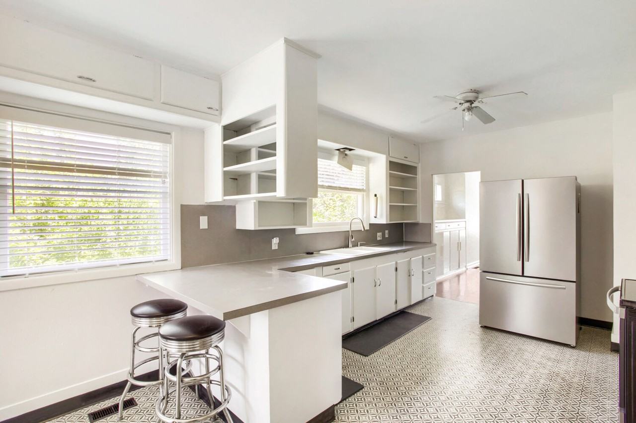 1775 Ne Buffalo St #1 - Photo 4 of 10