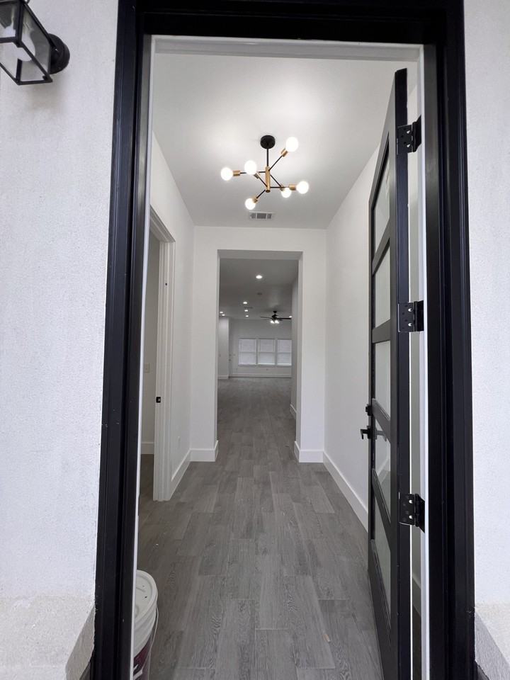 506 Bryson Ave #1 - Photo 2 of 29