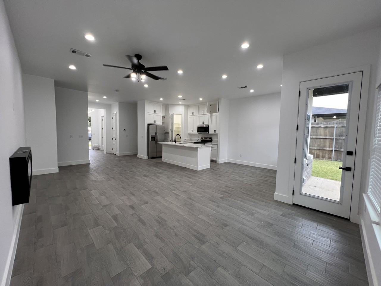 506 Bryson Ave #1 - Photo 4 of 29