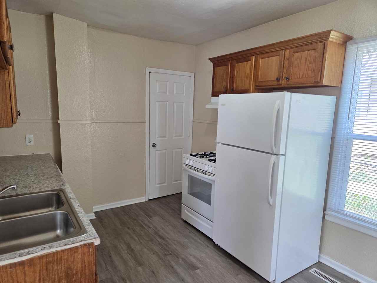 3022 Thomas Ave N #1 - Photo 2 of 22