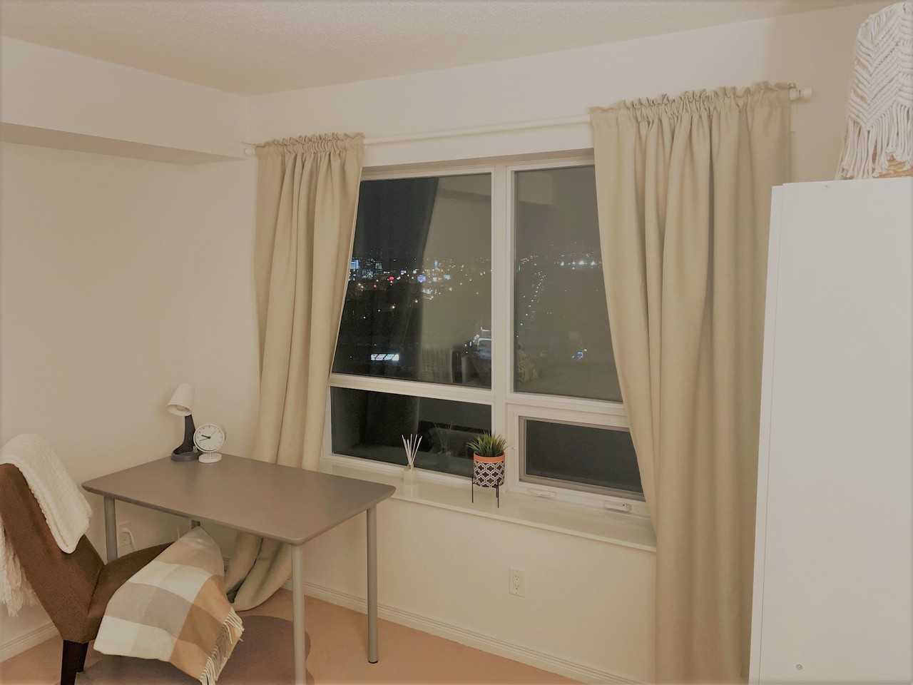 61 Heintzman Street - Photo 4 of 15