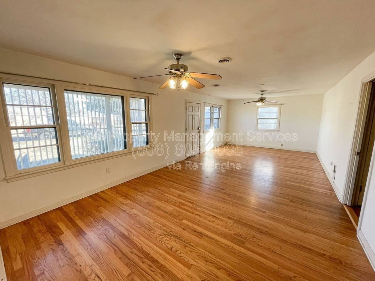 3105 44th St - Photo 2 of 10