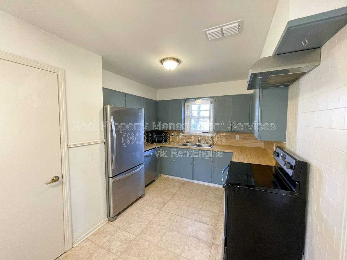 3105 44th St - Photo 3 of 10