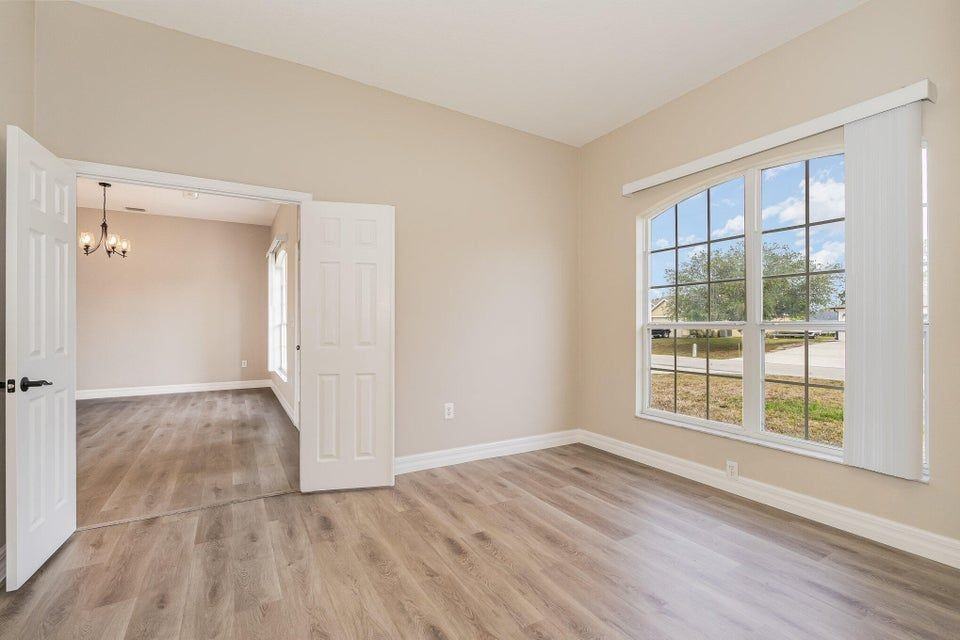 328 Hammonton St Sw - Photo 5 of 6