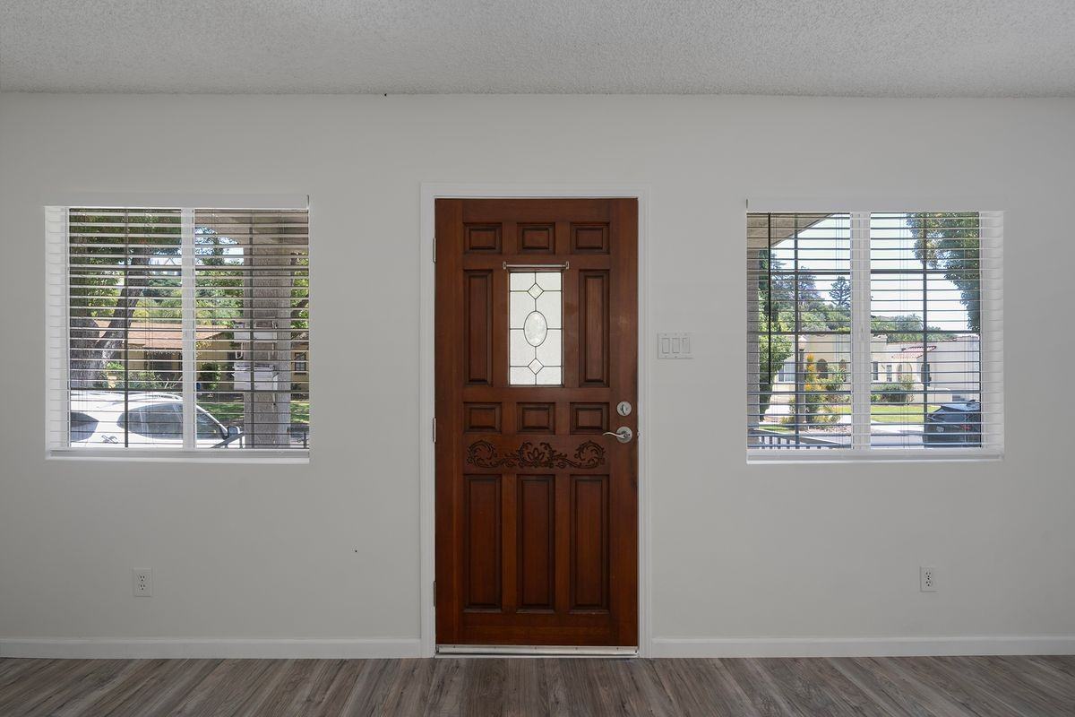 3025 Sherwood Ave - Photo 7 of 14
