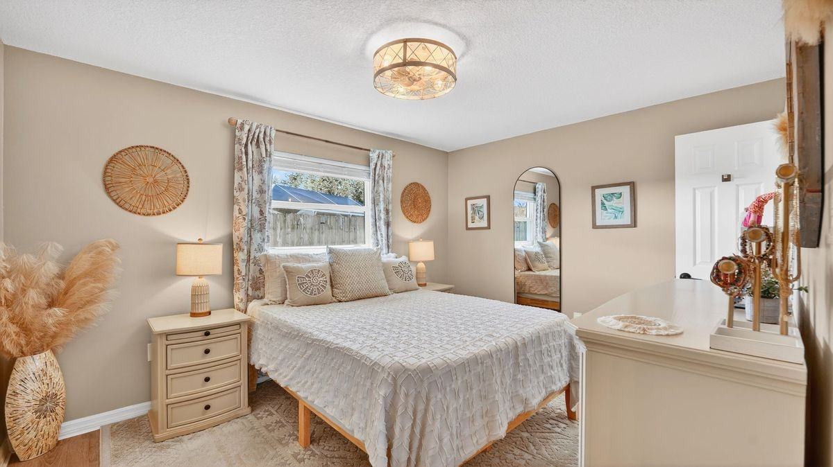 425 Via Valencia Ct - Photo 7 of 47