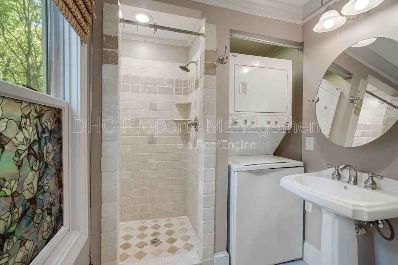 600 Warwick St Se - Photo 6 of 11